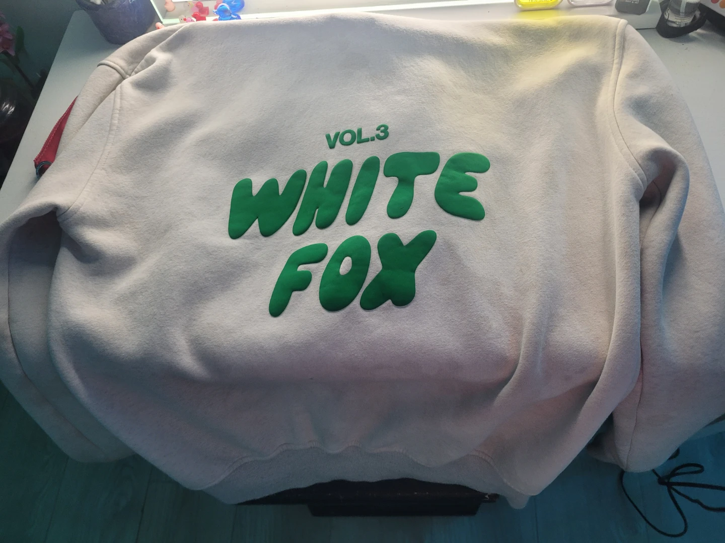 White Fox "Vol.3" Crewneck Sweatshirt - photo 2