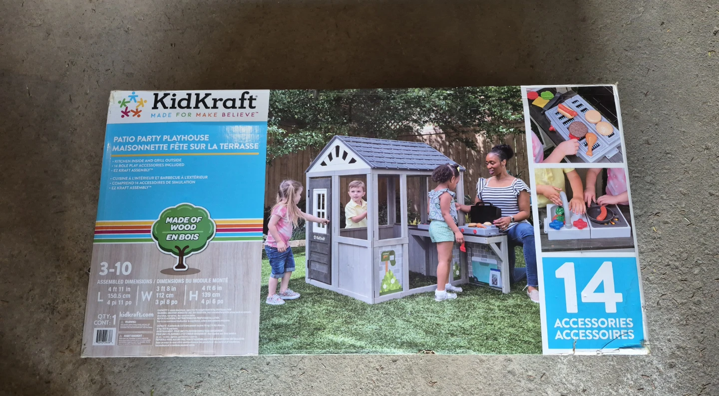 NEW KidKraft Wooden Patio Party Playhouse w 11 Play Food Pieces