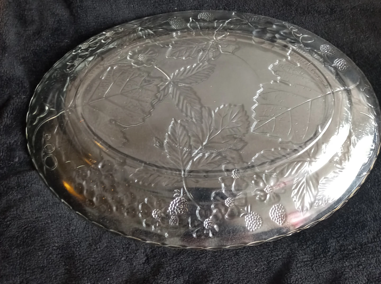 Clear Glass Oval Platter with Embossed Strawberries⚽ - photo 2