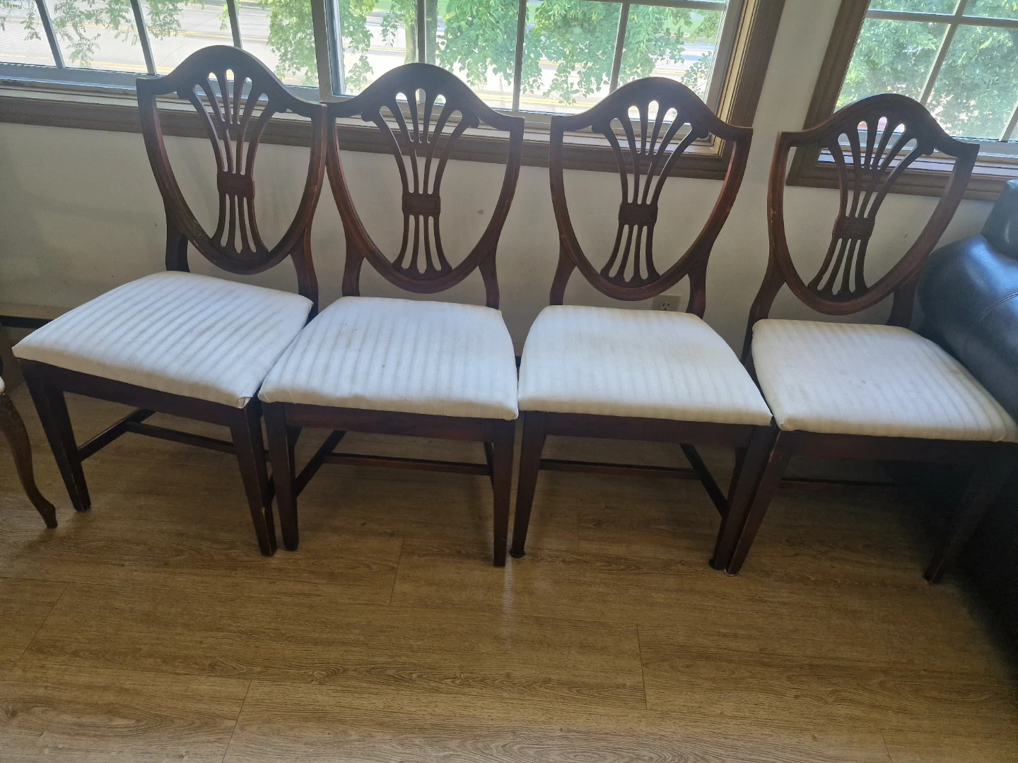 Set of 4 Dining Chairs+vintage  accent chair - photo 3