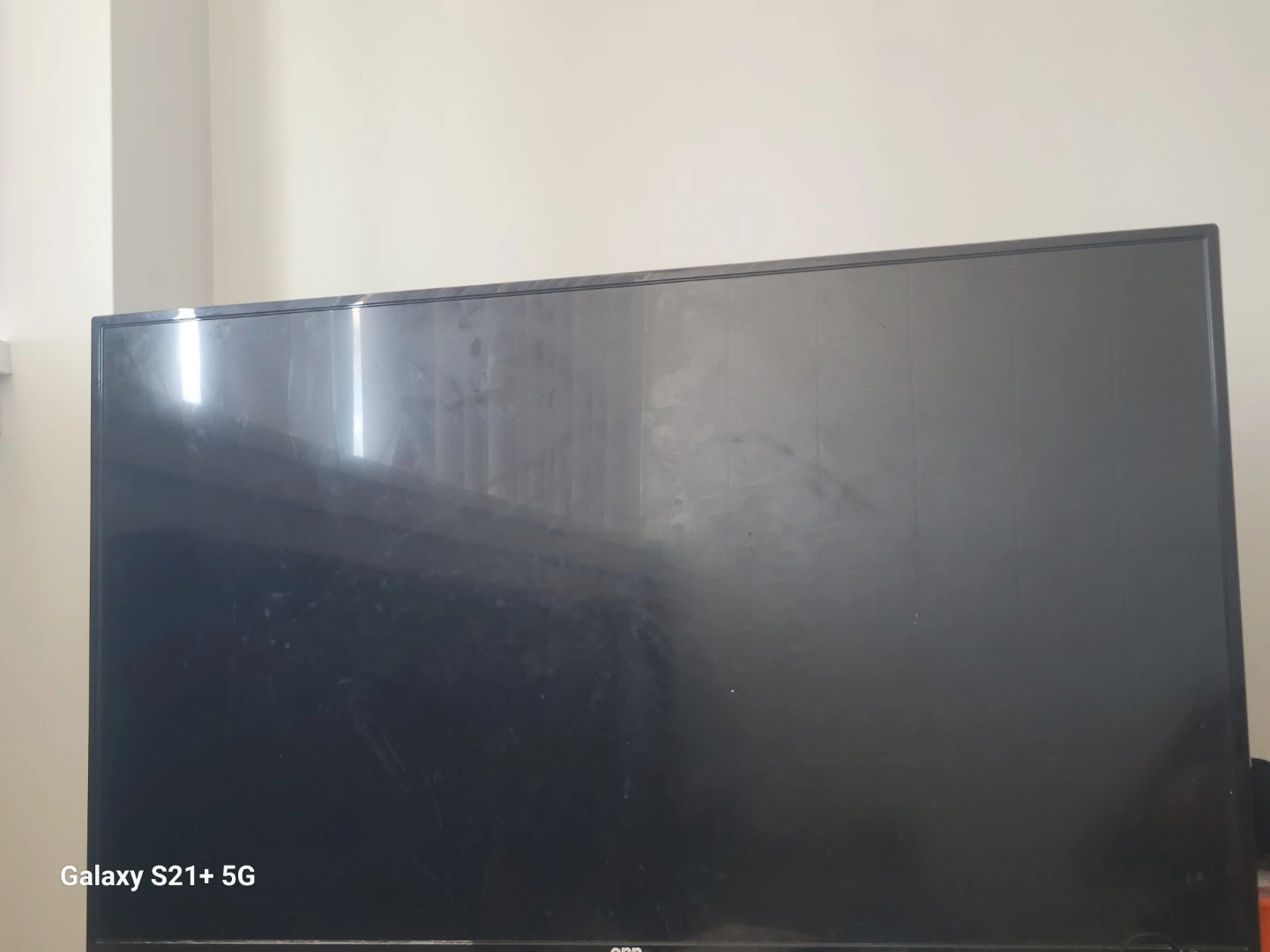 42" smart TV  onn roku TV