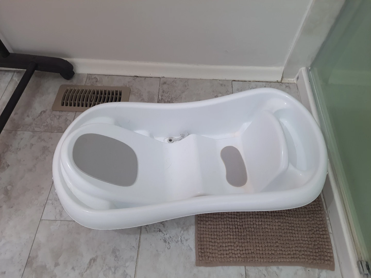 White Baby Bath Tub