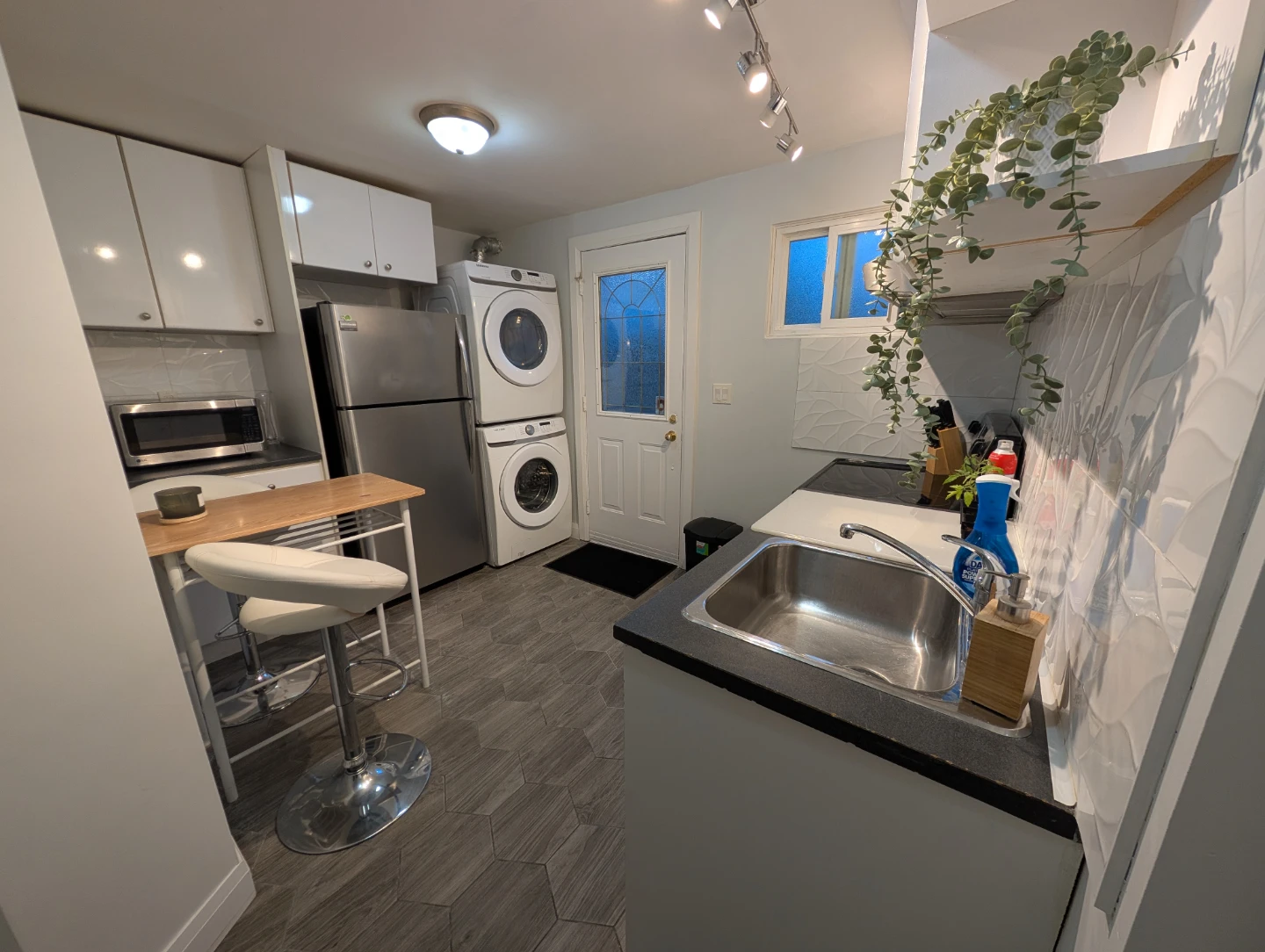 Spacious 2-Room Basement Ensuite -Morningside & Lawrence - photo 3