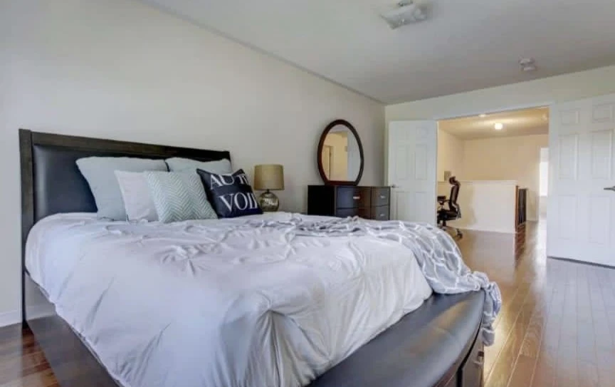 3 bed room and 2.5 bath townhouse by Morningside and finch - photo 3