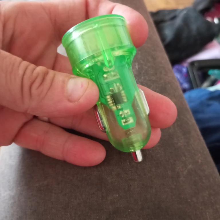 Green USB Car Charger - photo 2