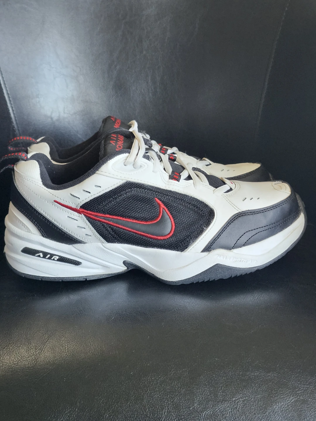 Nike Air Monarch IV Men's 9.5 Shoes