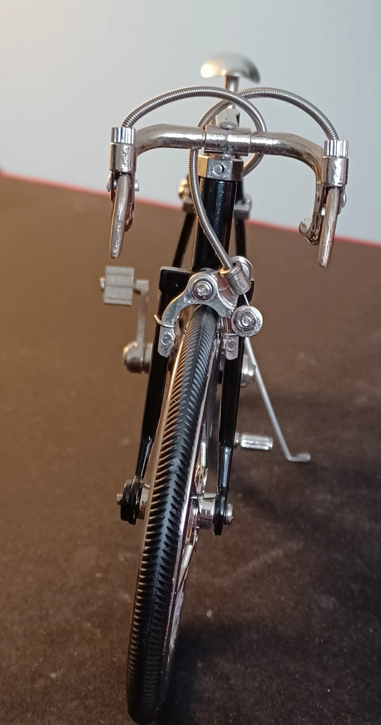 Die Cast Racing Bike - photo 2