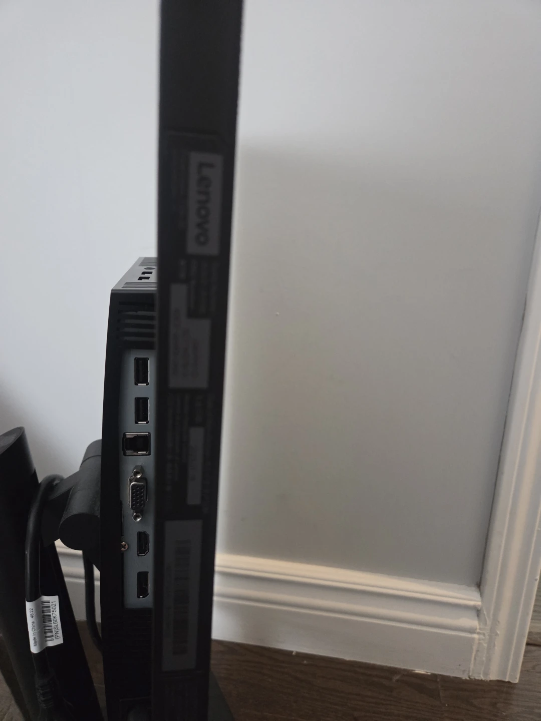 Lenovo ThinkVision 24' inch Monitor - photo 3