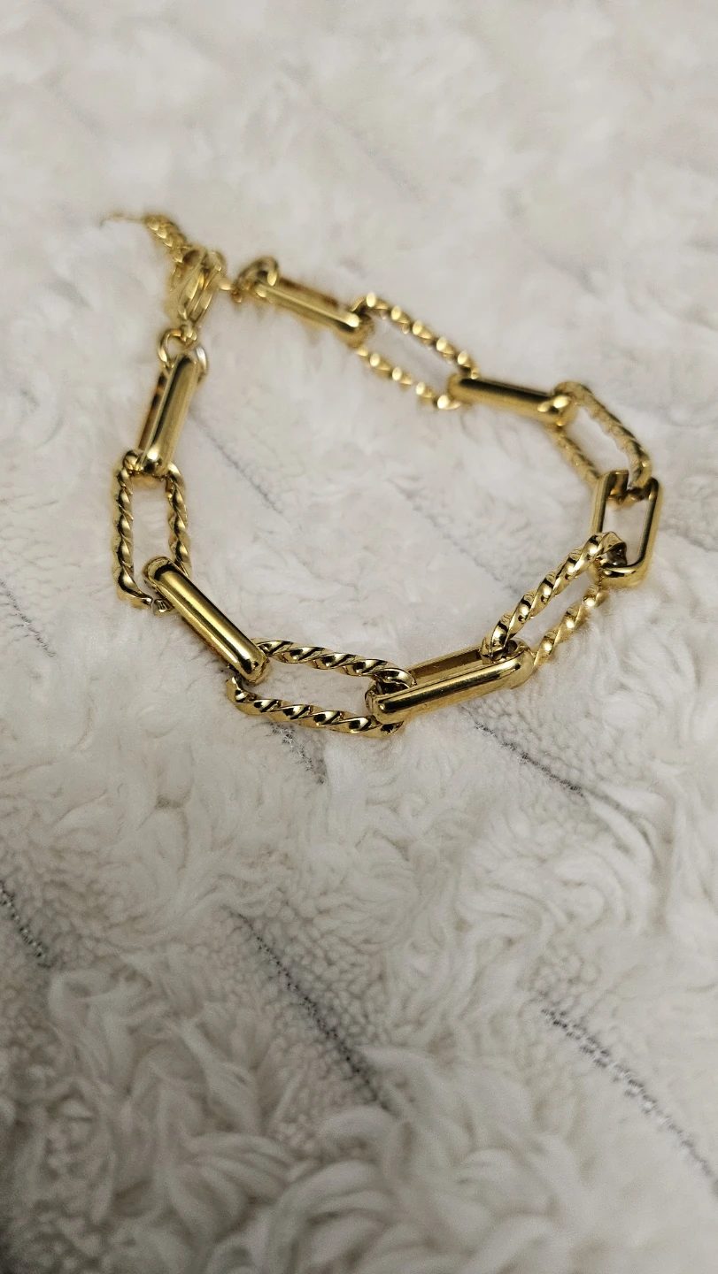 Gold Tone Link Chain Bracelet Fashion Jewelry