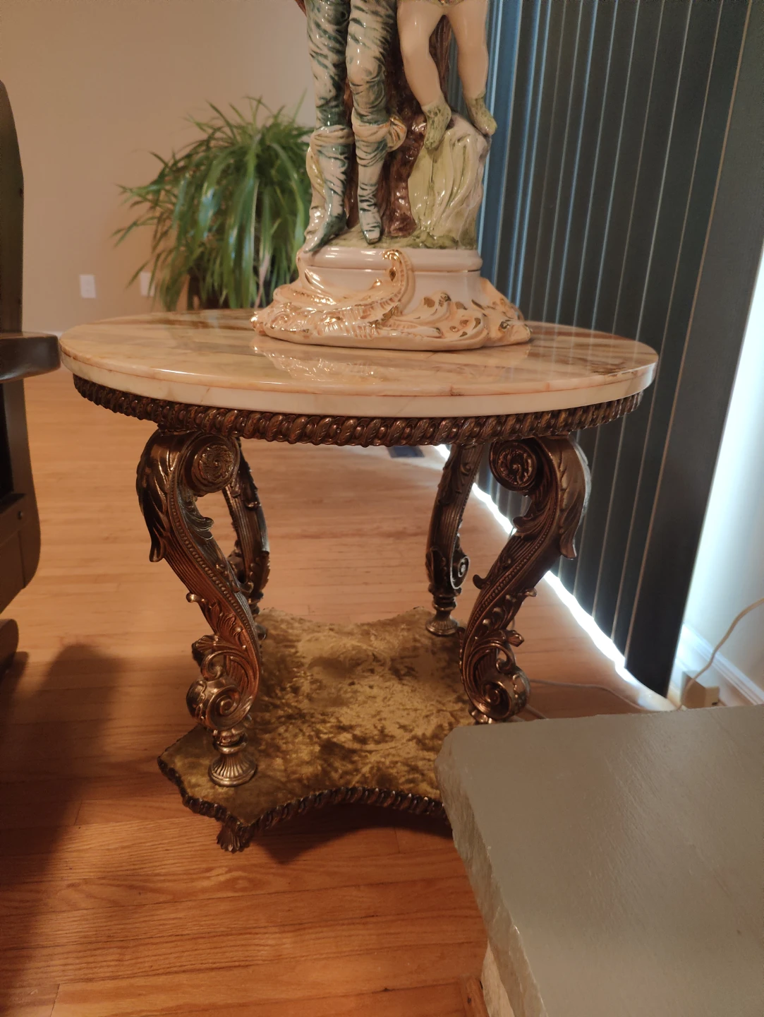 Vintage Marble Top Accent Table with Ornate Base - photo 2