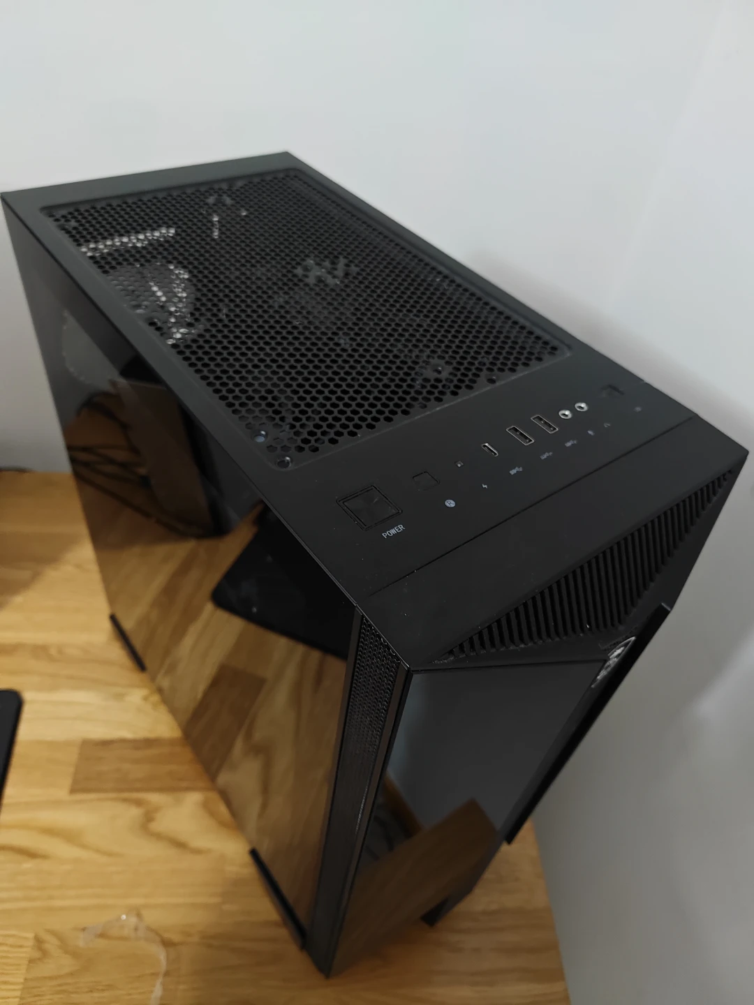 Gaming PC Computer with RTX 4070 GPU + I7-13700F CPU and More - photo 3