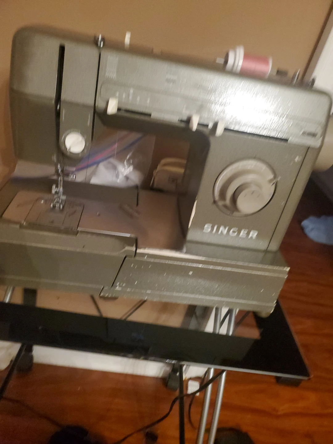 Singer Sewing Machine - photo 3