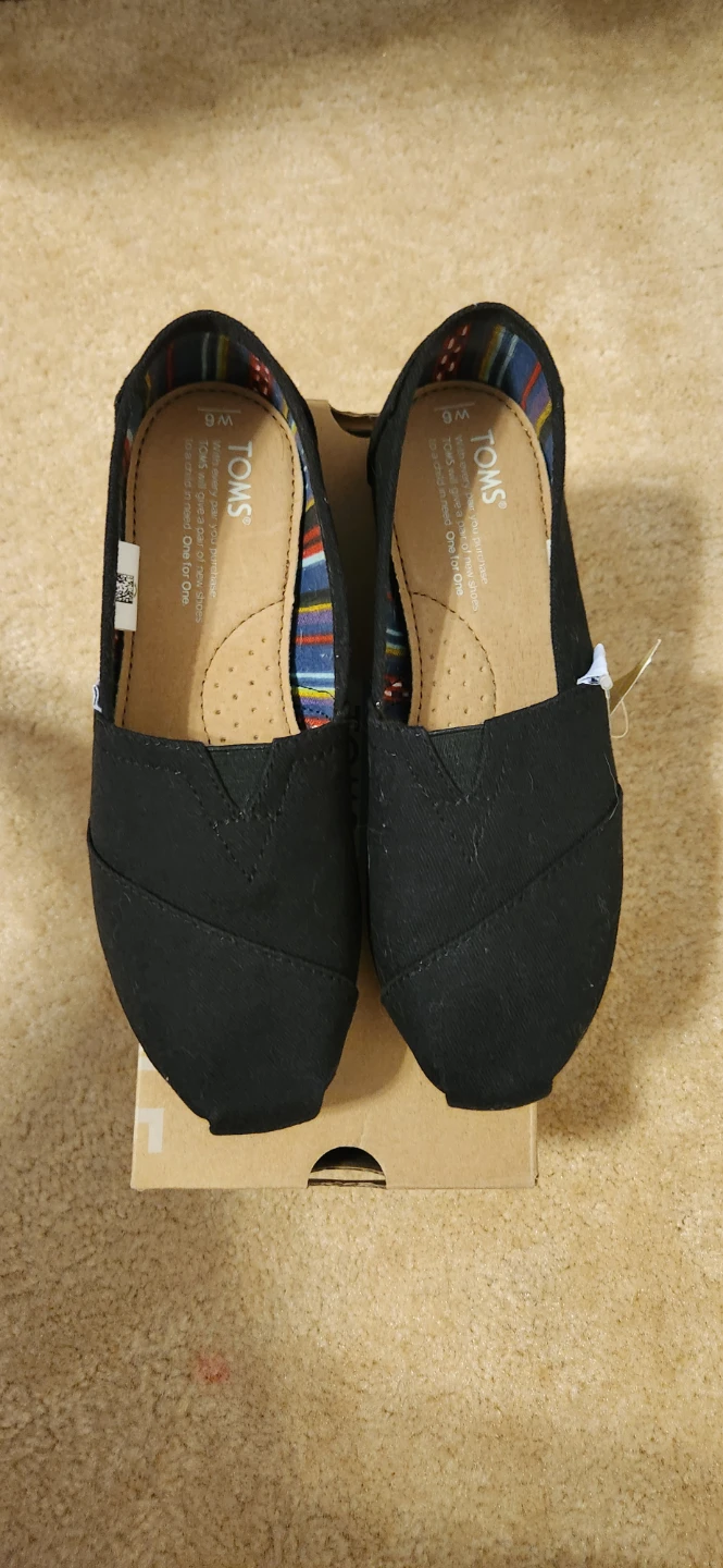 Black TOMS Shoes - Size 6