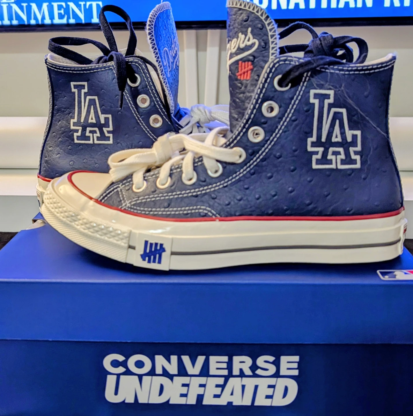 CONVERSE x LA DODGERS  Size 6.5 US Mens - photo 2