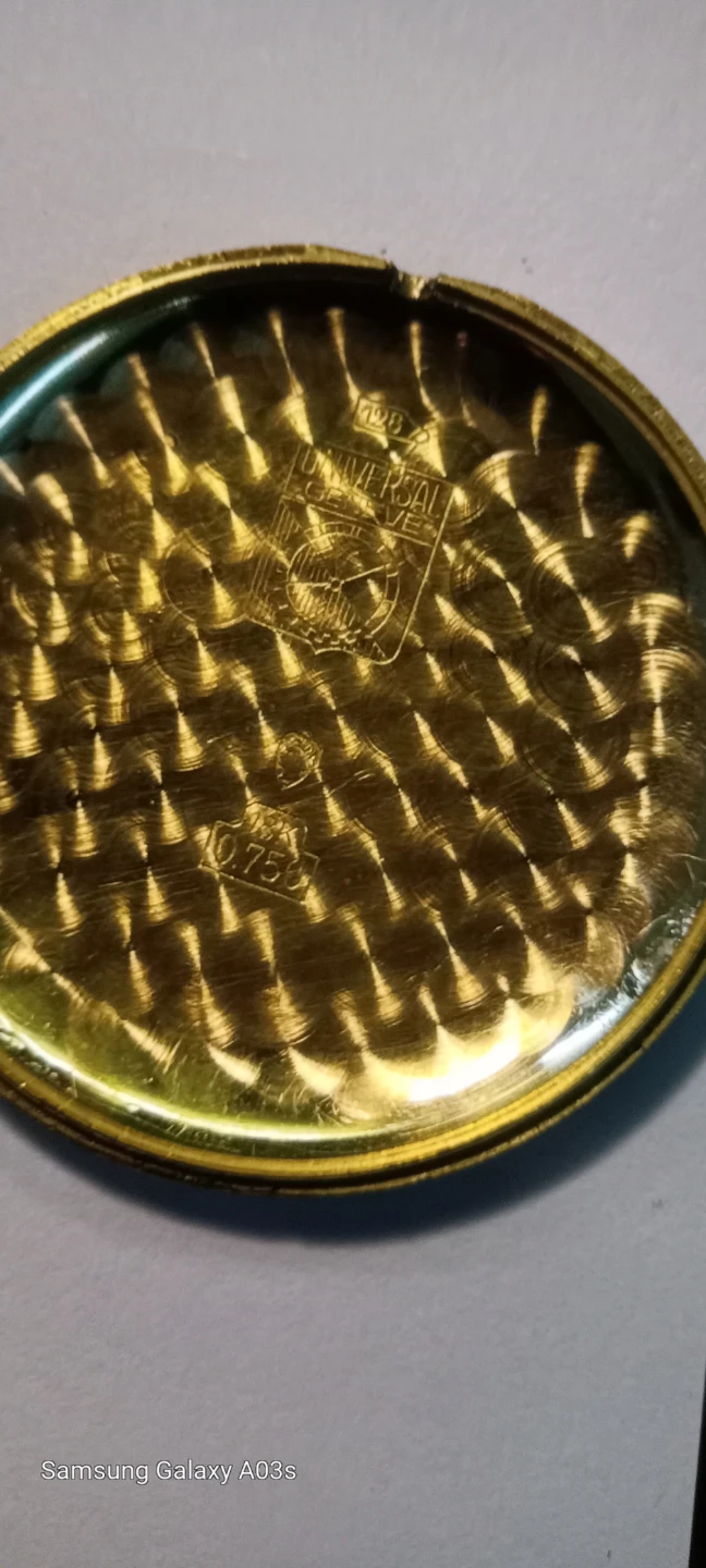 Universal Genève 18k Gold Watch - photo 2