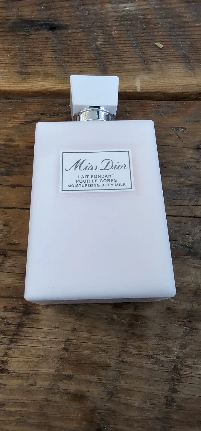 Miss Dior Moisturizing Body Milk - photo 2