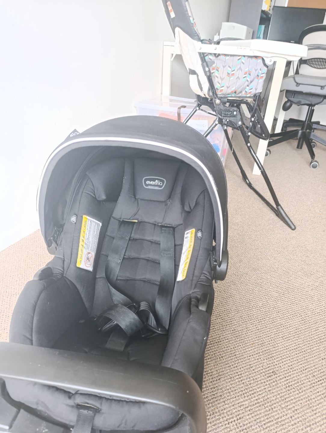Evenflo Infant Car Seat with Base - photo 3