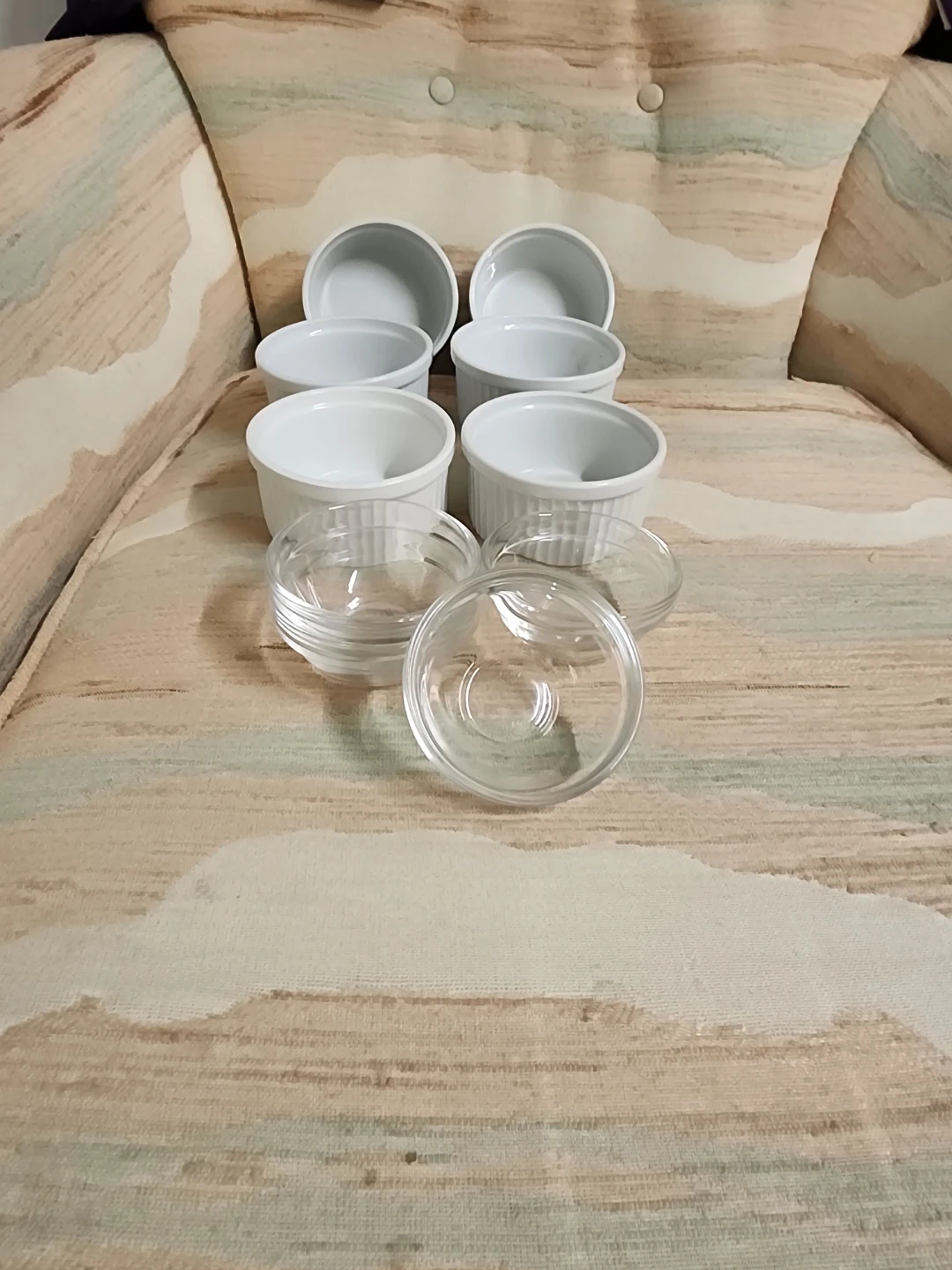 Set of 6 White Ceramic Ramekins & 4 Glass Lids