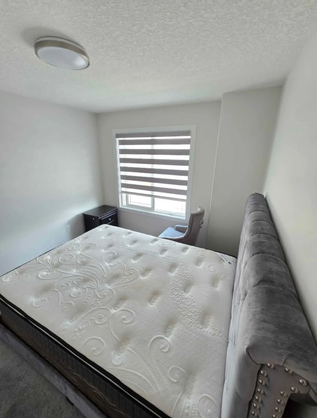 2 room available At edgemont $650 per room  For felame - photo 2