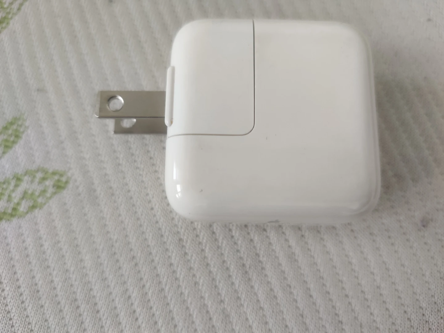 Apple 10W USB Power Adapter - photo 2