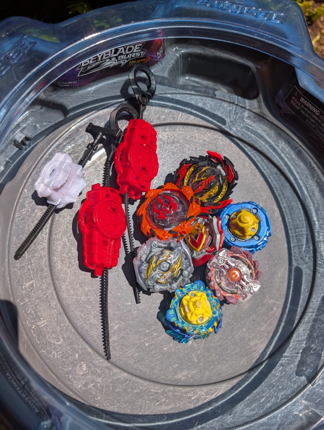 Beyblade Burst Pro Series Arena with Beyblades and Launchers - photo 2