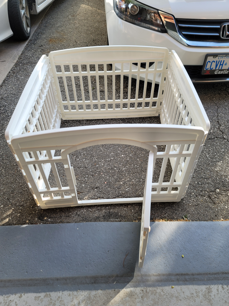White Plastic Puppy Playpen Gate