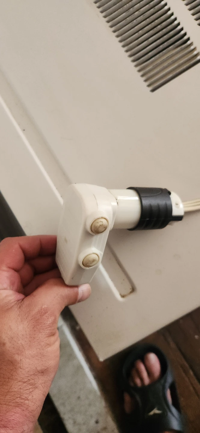 GE White Window Air Conditioner - photo 3