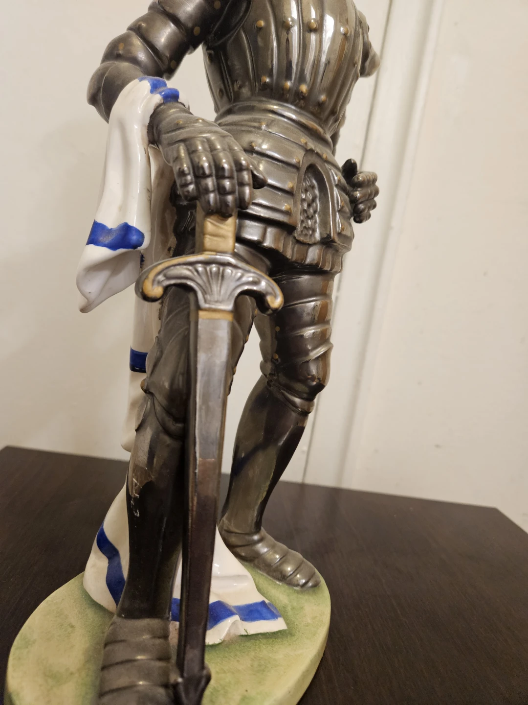Vintage 1889 Knight Figurine with Sword - photo 2