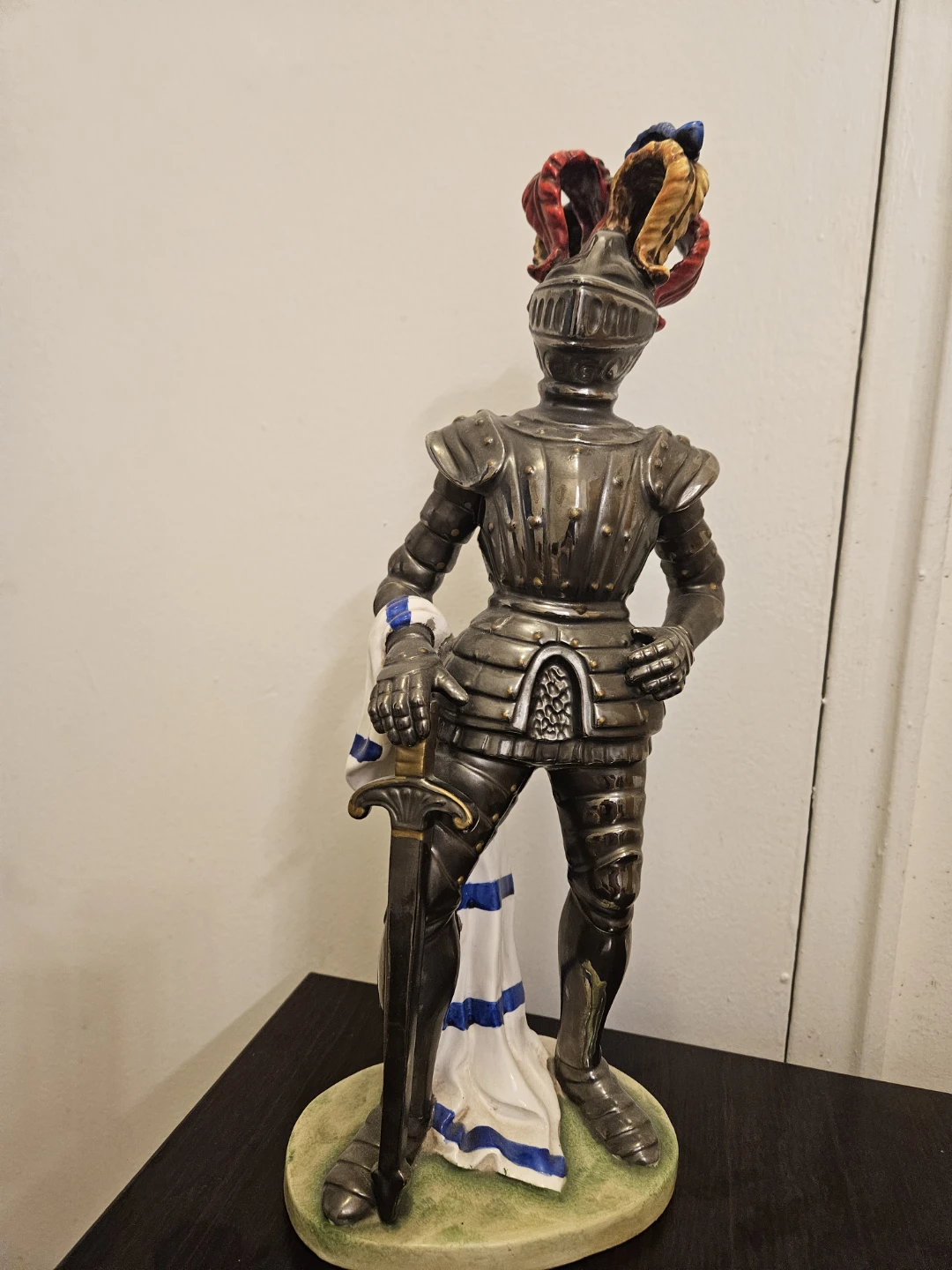 Vintage 1889 Knight Figurine with Sword - photo 3