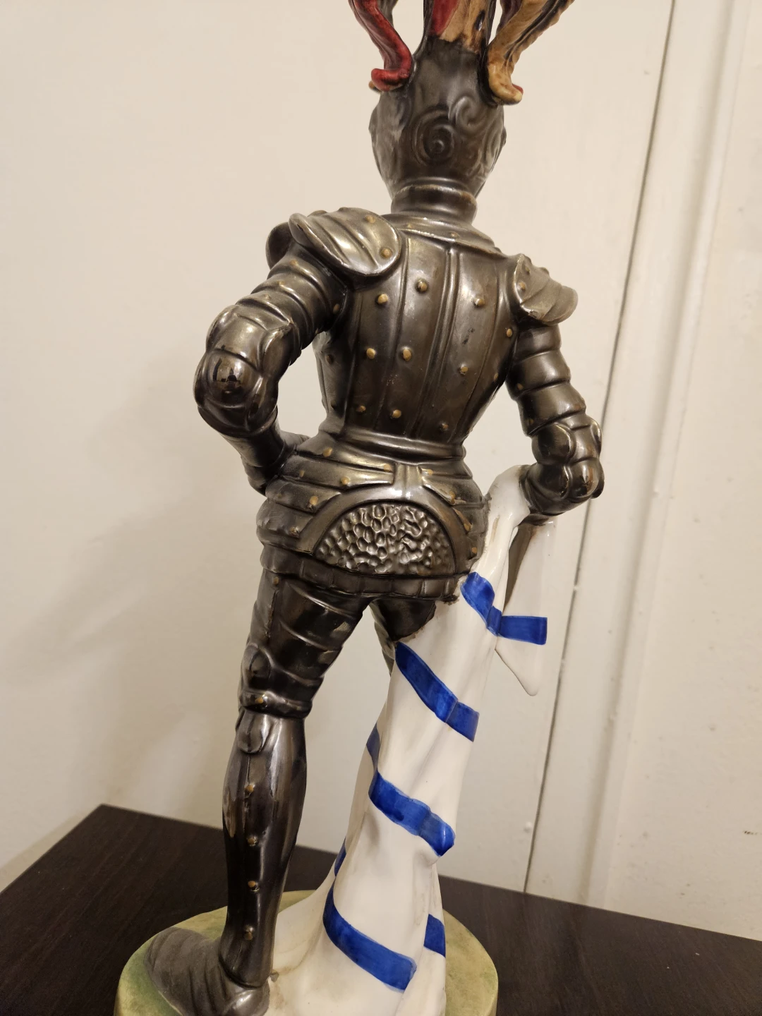 Vintage 1889 Knight Figurine with Sword - photo 4