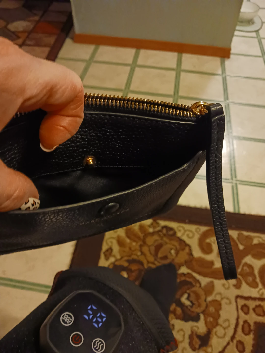 Marc Jacobs Black Leather Wristlet Pouch - photo 5