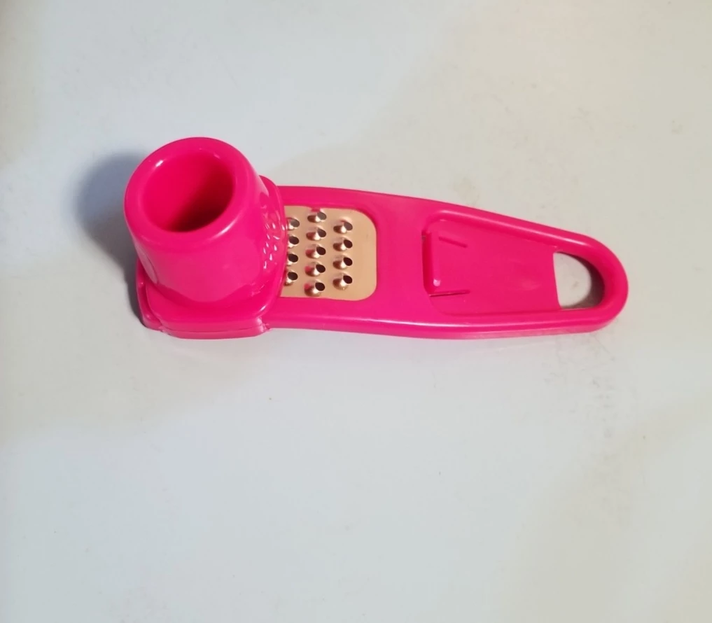 NEW Pink Garlic Press and Grater ⚽