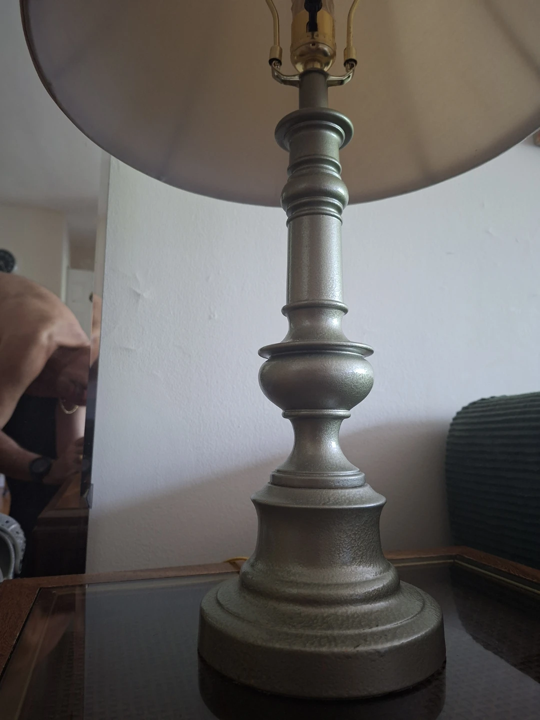 Table Lamp with Beige Shade - photo 2