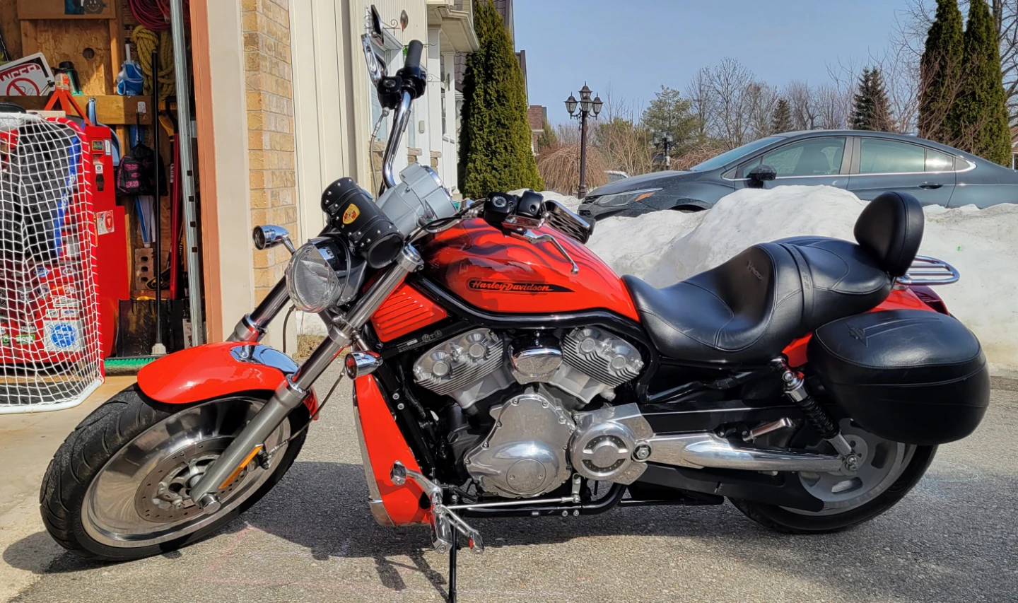 2004 Harley-Davidson V-Rod Motorcycle - photo 3