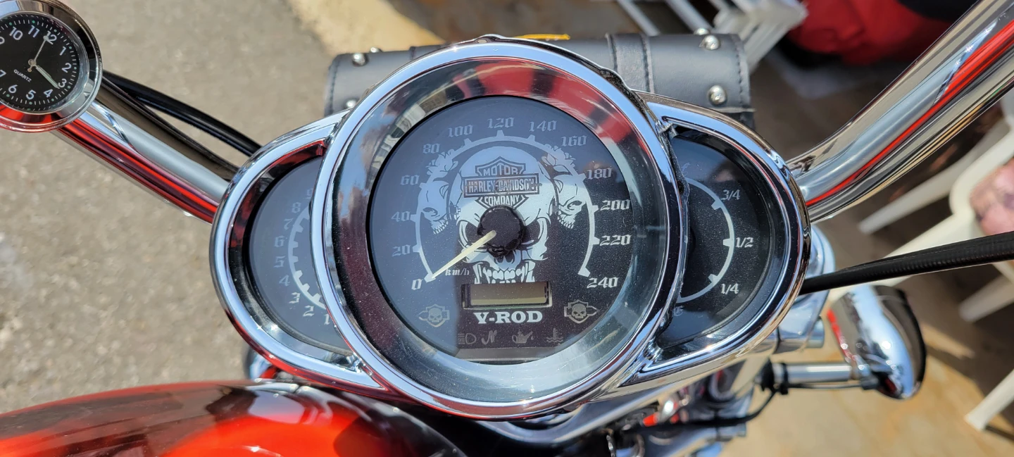 2004 Harley-Davidson V-Rod Motorcycle - photo 5
