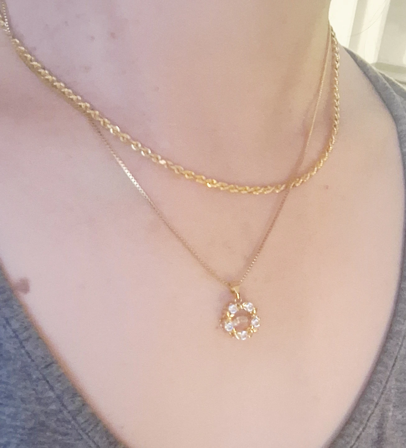 Gold Tone Pendant Necklace with Rhinestones
