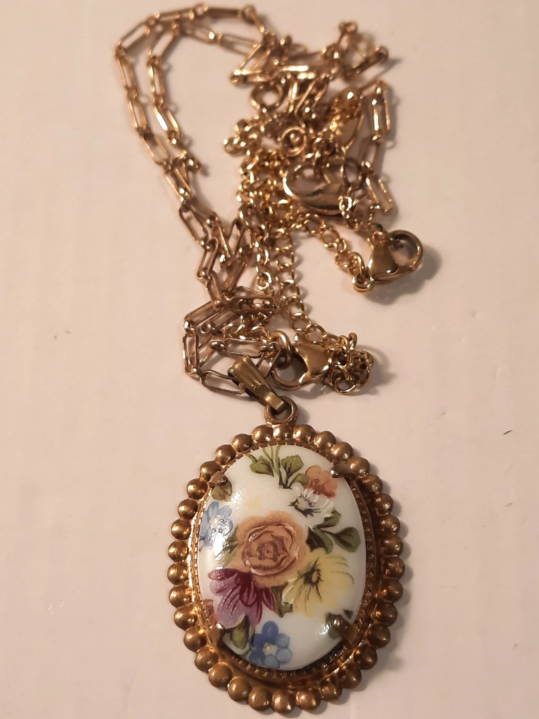 Gold Tone Floral Pendant Necklace - photo 2