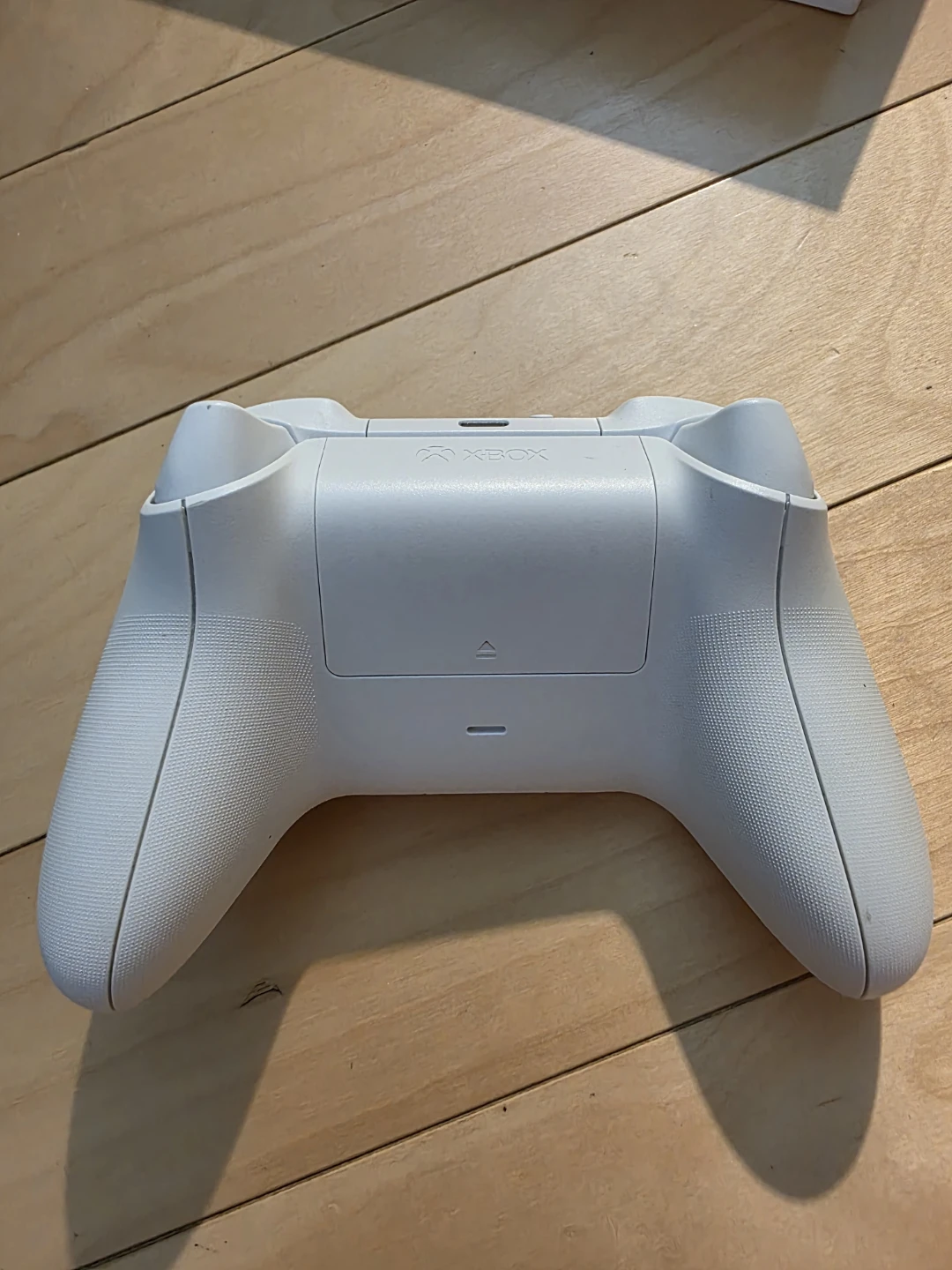 White Xbox Wireless Controller $25 - photo 2