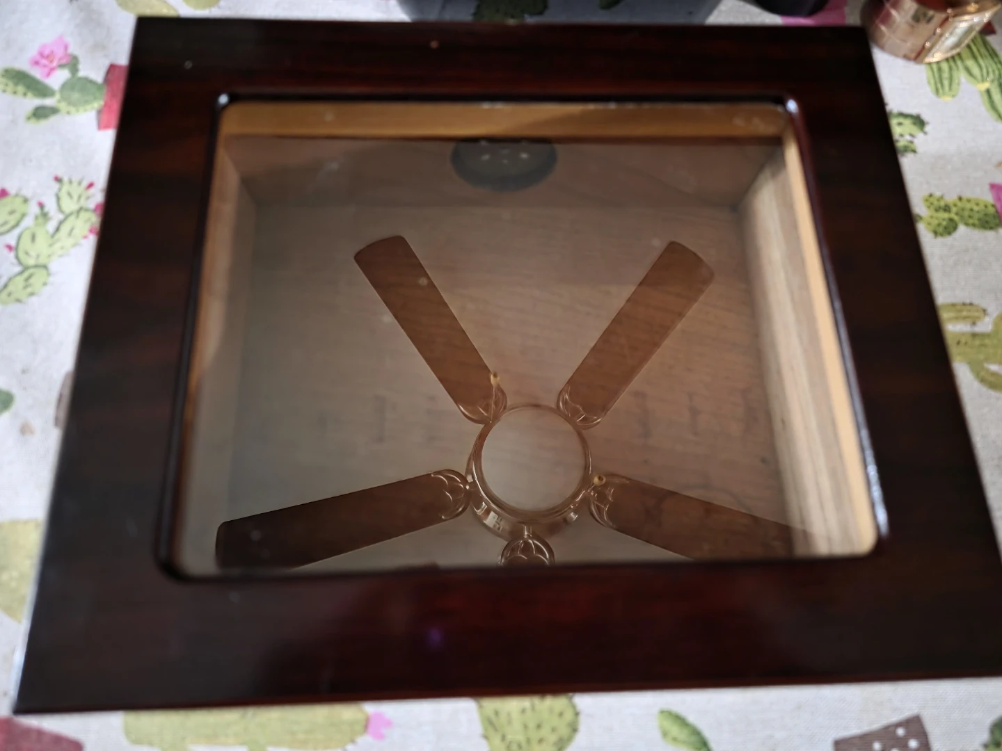 Wooden Cigar Humidor/Glass Top, Hygrometer/Cedar Lined Interior - photo 5