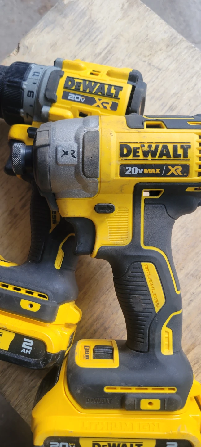 DeWalt 20V combo drill,impact - photo 2