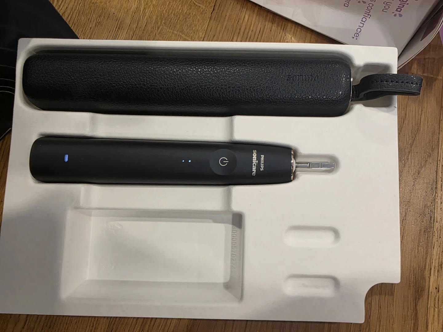 Philips Sonicare DiamondClean 9900 - photo 3