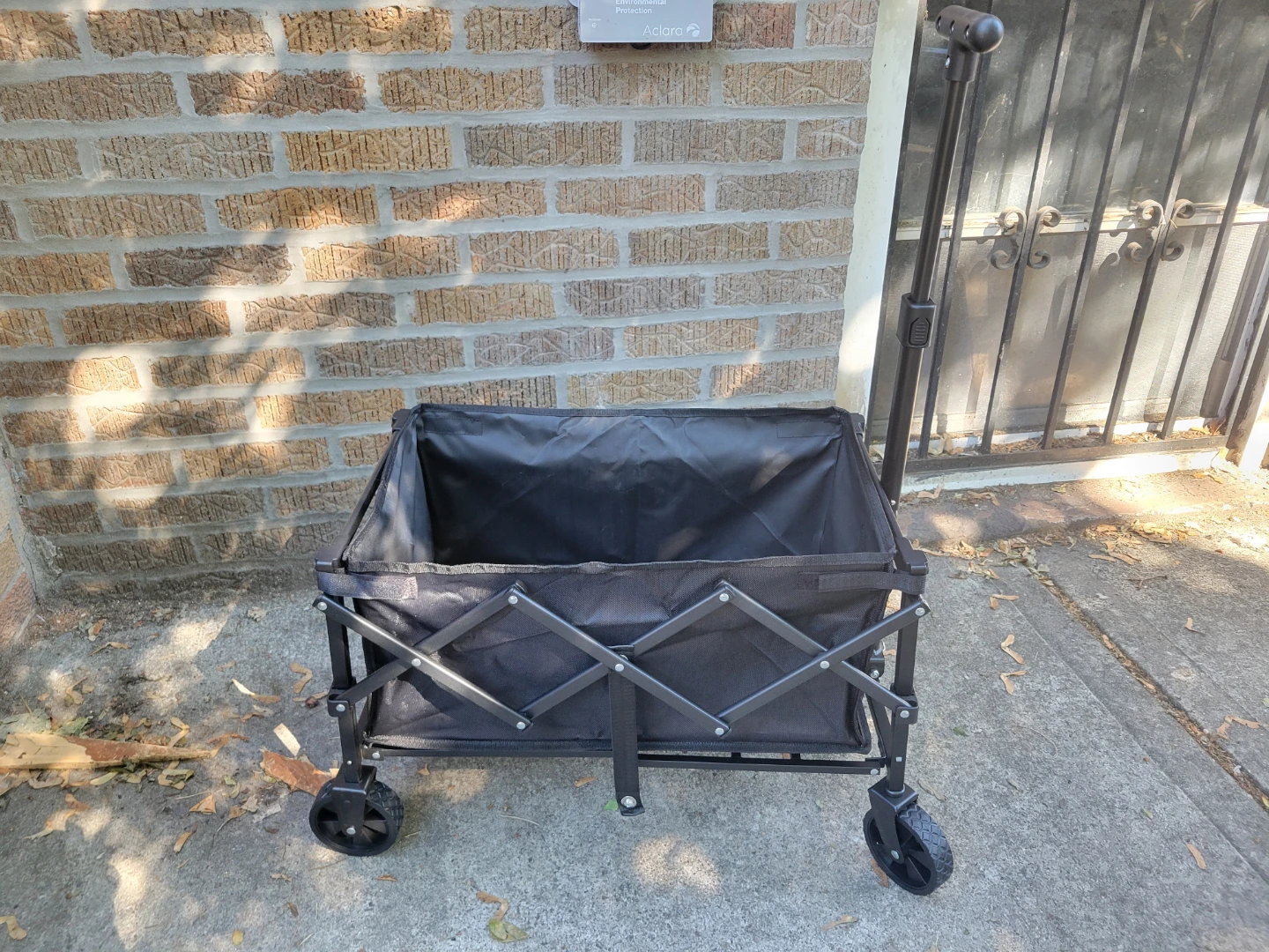 Small Black Folding Wagon. New - photo 3