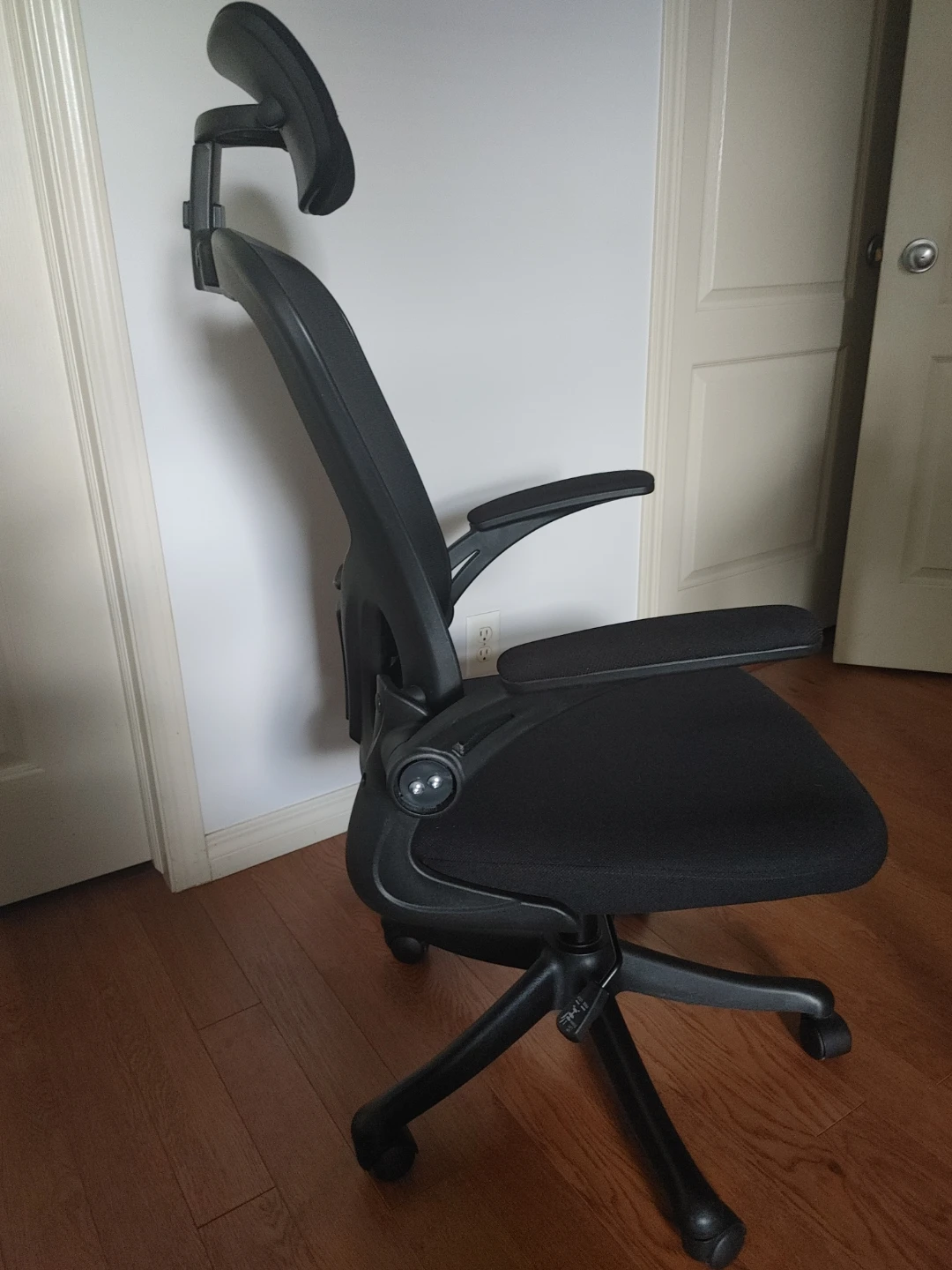 Office chair - photo 3