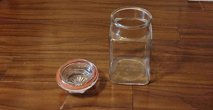 ⚽ Glass Jar