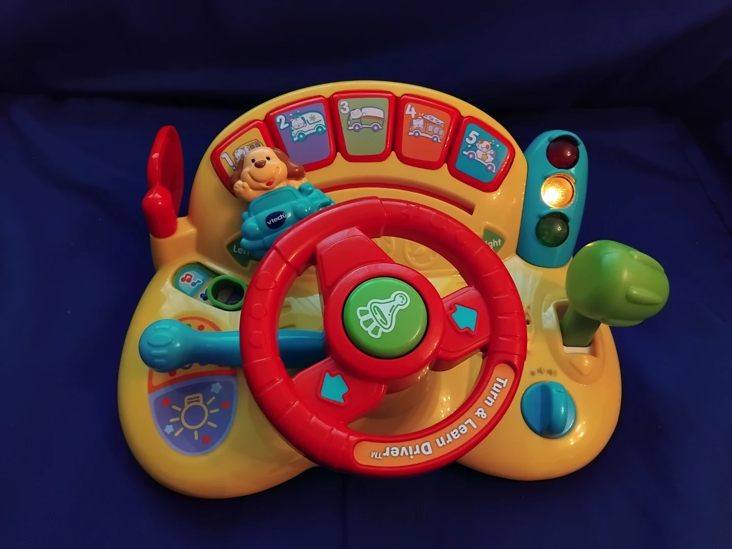 Baby toy turn and learn with sounds and music