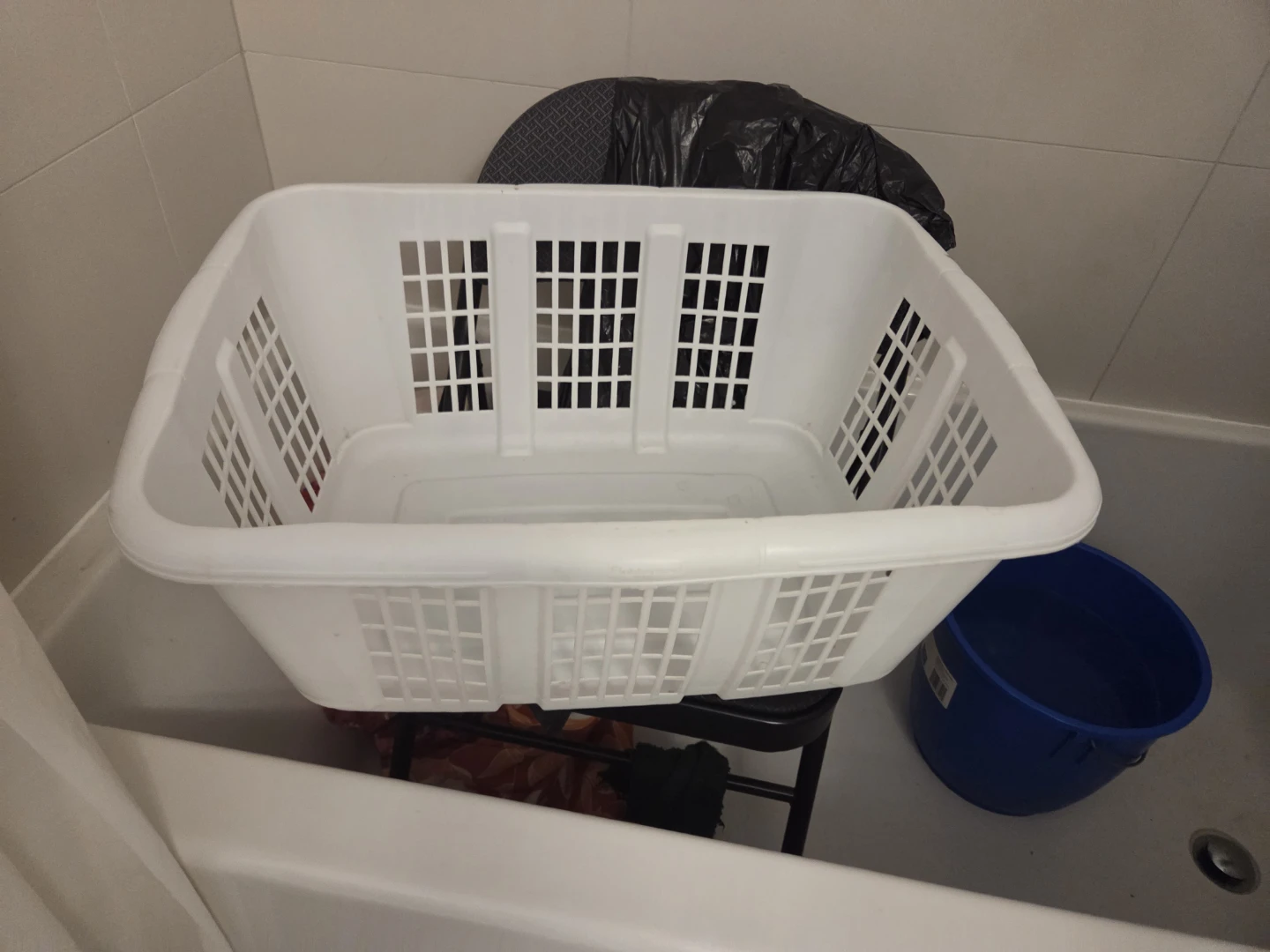 White Laundry Basket - photo 5