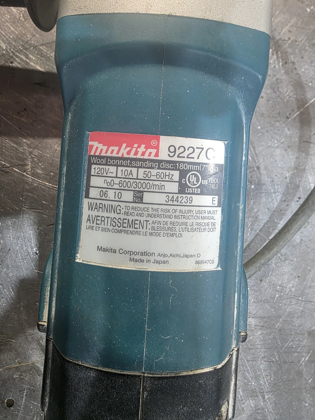 Makita 9227C Angle Grinder - photo 2