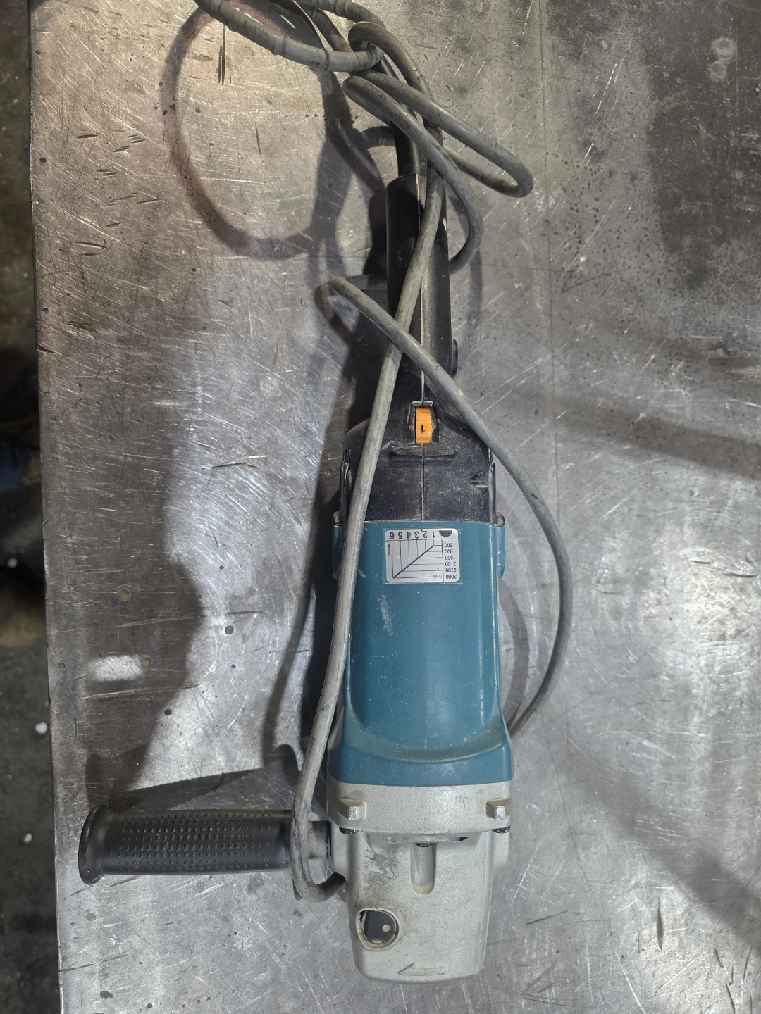 Makita 9227C Angle Grinder - photo 3
