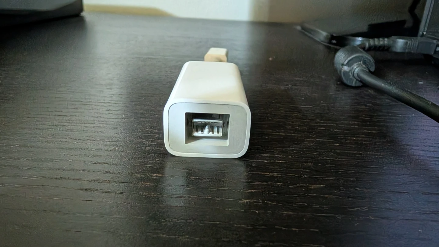 Apple Thunderbolt to FireWire Adapter - photo 4