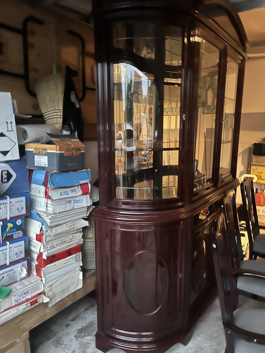 Solid wood Mahogany China Cabinet + Dining Table Set (6 Chairs) - photo 2